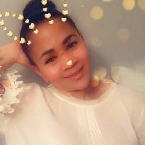 Meet your Posher, Nieves